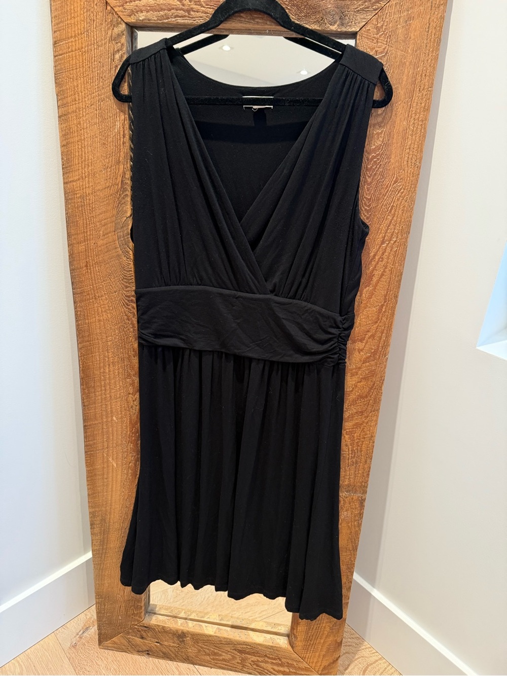 Classic Black V-Neck Sleeveless Dress